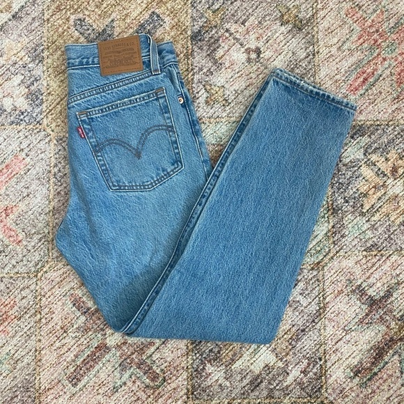 Levi’s Wedgie Icon Fit Jeans Authentically Yours - Picture 3 of 6